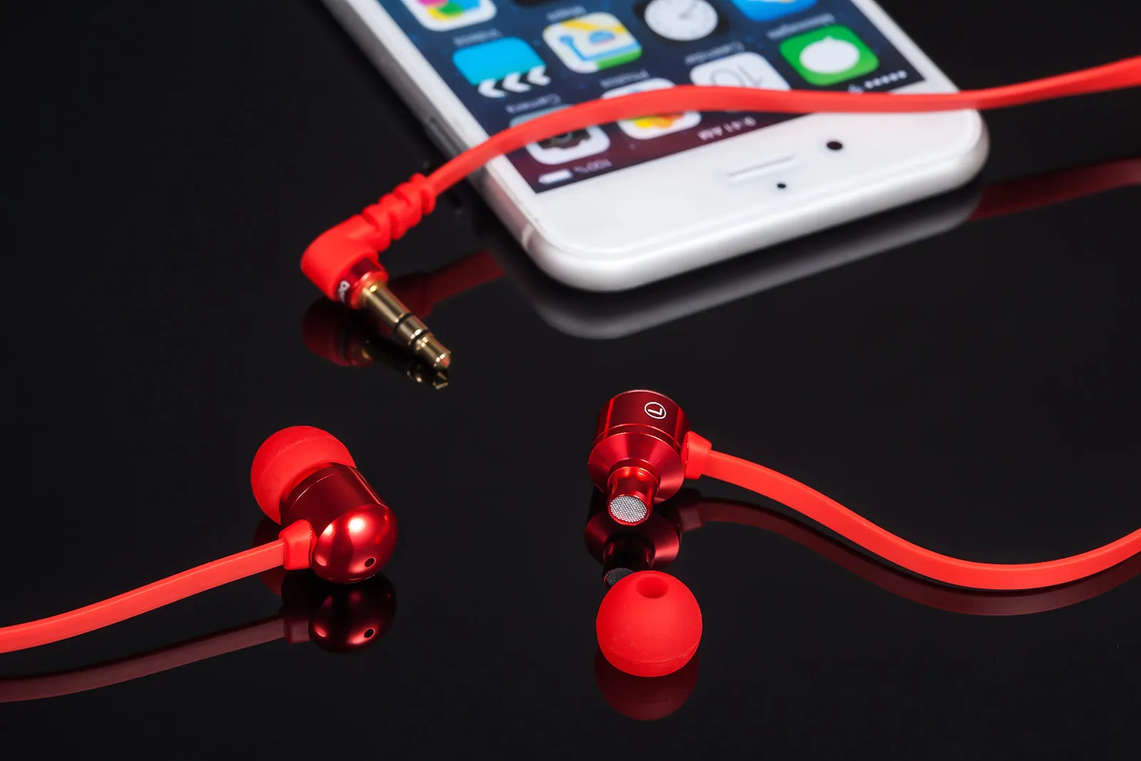 Betron B750s Earphones Tangle-Free Noise Isolating Heavy Deep Bass for iPhone iPod iPad Samsung