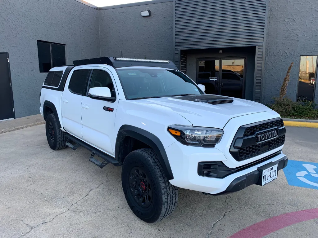 Cali Raised LED Economy Roof Rack For Toyota Tacoma 2005 